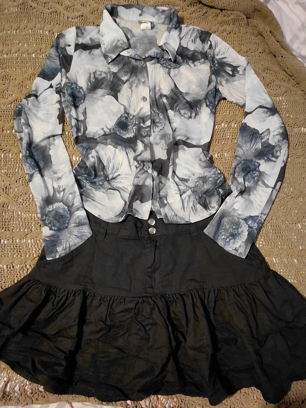 Y2K Mall Goth Black Tiered Ruffle Mini Skirt | Social Collision Size M